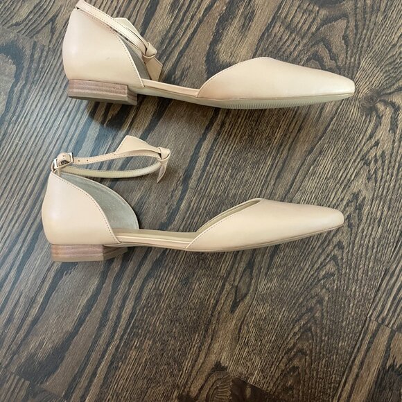 NWOT Talbots Leather Tan Pointy Toe Flats - 8.5M - Picture 2 of 4